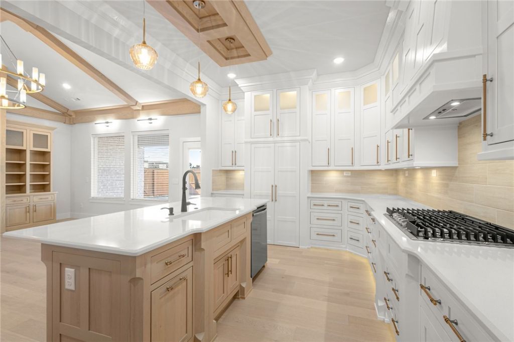 300 Bronco Street, Centerton, AR 72719 Main Photo