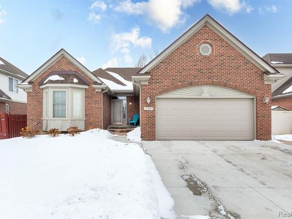 15405 Heatherwood, Southgate, MI 48195