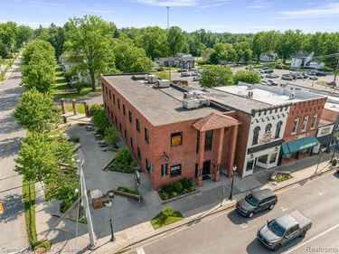 107 S Main Street, Almont Vlg, MI 48003