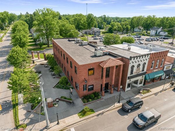 107 S Main Street, Almont Vlg, MI 48003