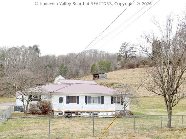 420 Blake Road, Nitro, WV 25143