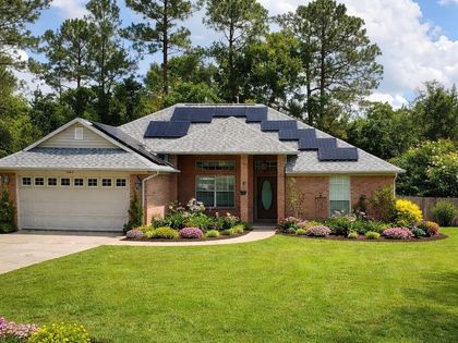 5565 Whispering Woods Dr Pace, FL 32571