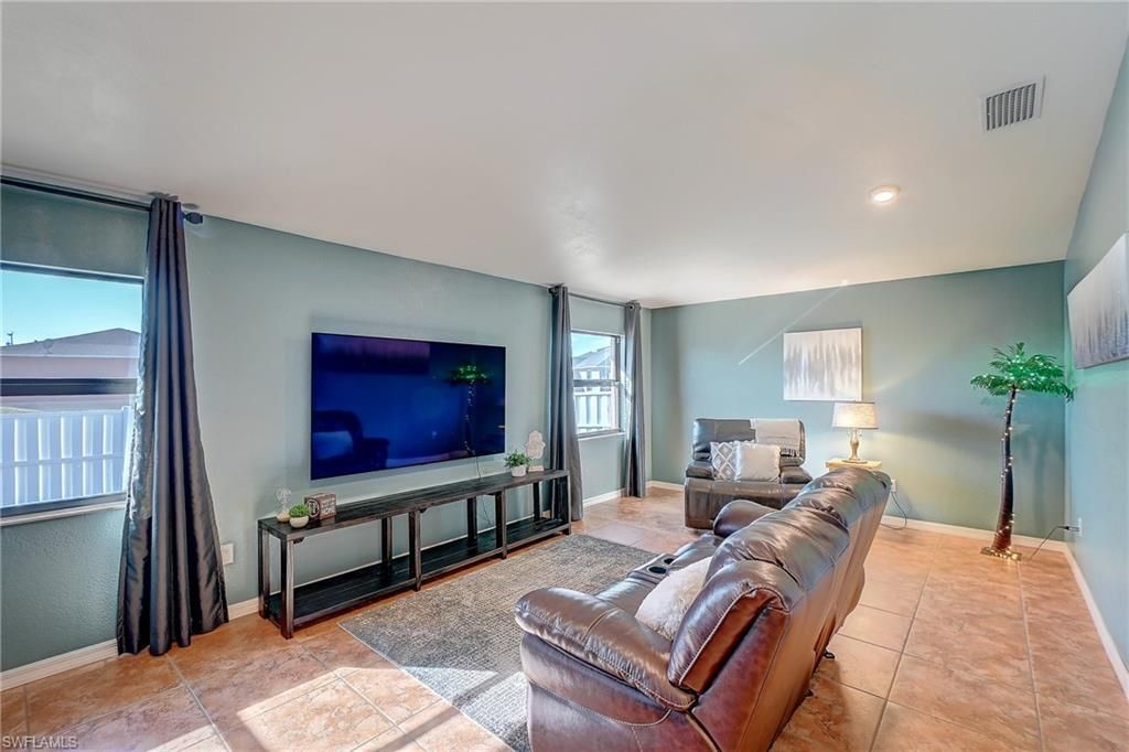 718 Arundel Cir, Fort Myers, FL 33913 Photo