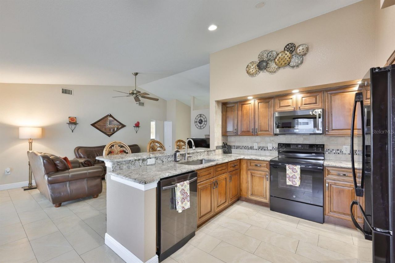 9275 133rd Street, Seminole, FL 33776 Photo