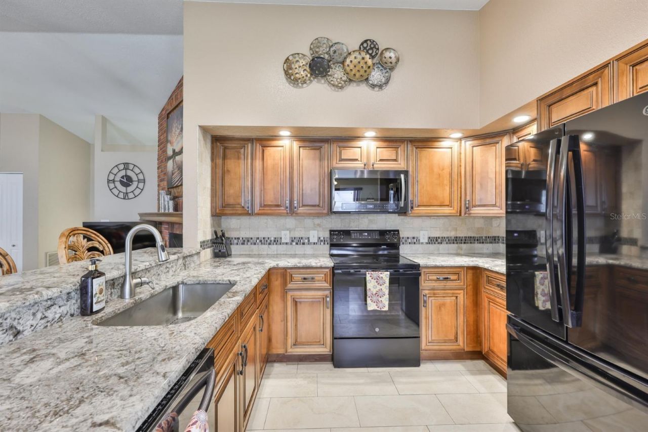 9275 133rd Street, Seminole, FL 33776 Photo