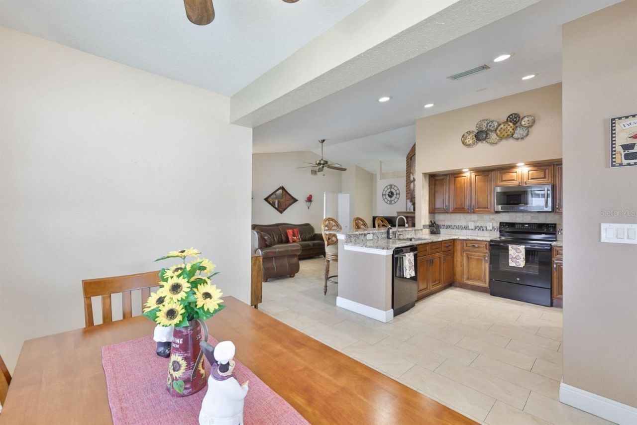 9275 133rd Street, Seminole, FL 33776 Photo