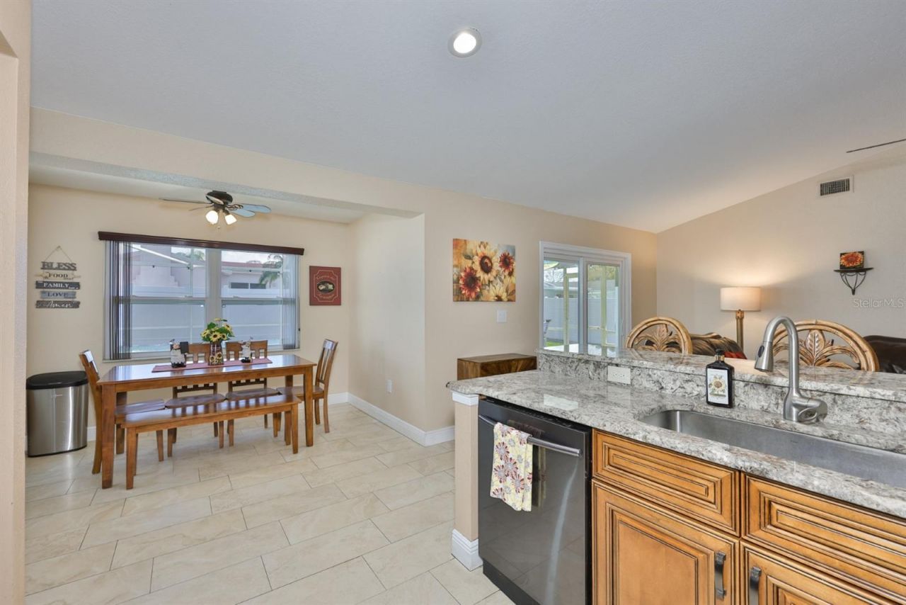 9275 133rd Street, Seminole, FL 33776 Photo