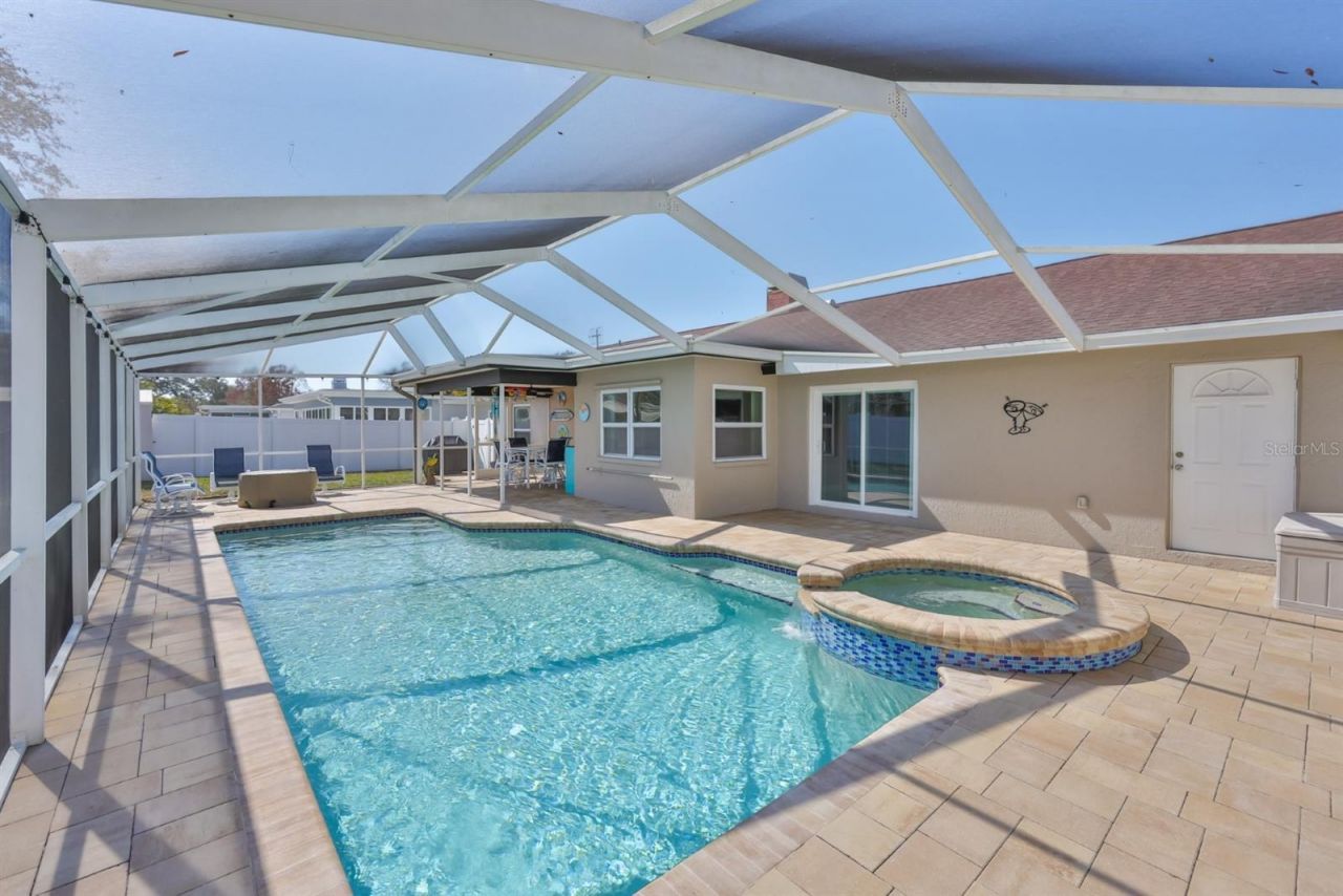 9275 133rd Street, Seminole, FL 33776 Photo