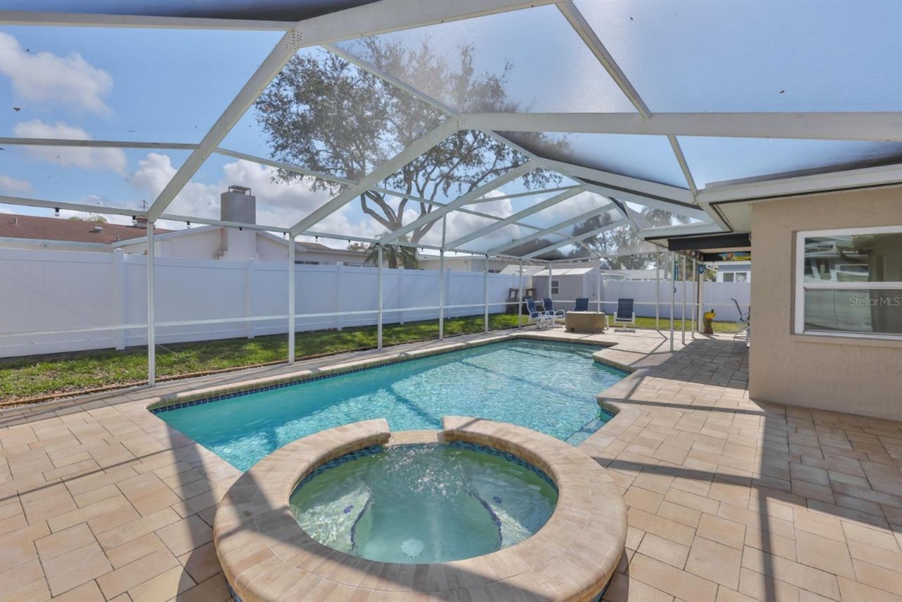 9275 133rd Street, Seminole, FL 33776 Photo