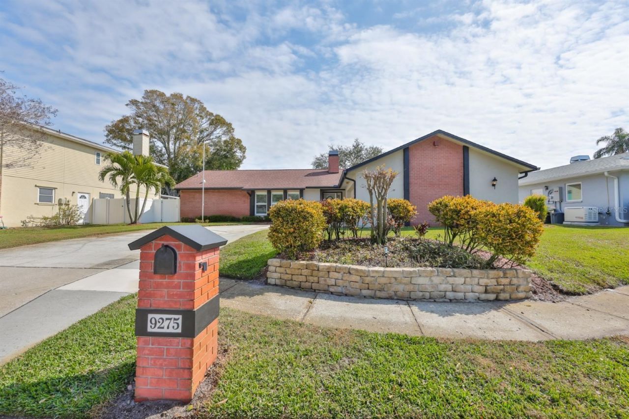 9275 133rd Street, Seminole, FL 33776 Photo