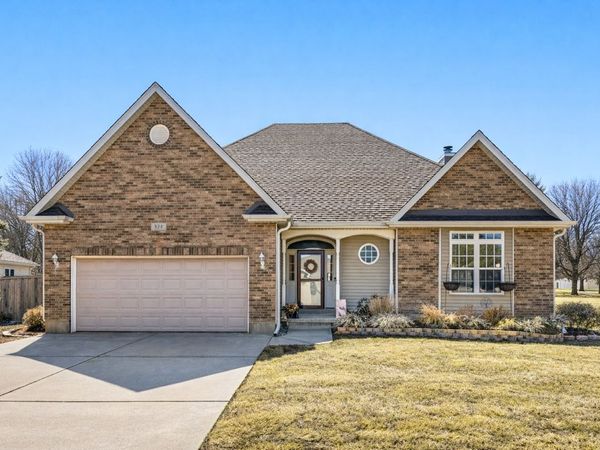 328 W Chester Drive, Maple Park, IL 60151