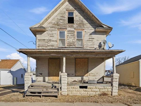 210 Kern St, Waterloo, IA 50703