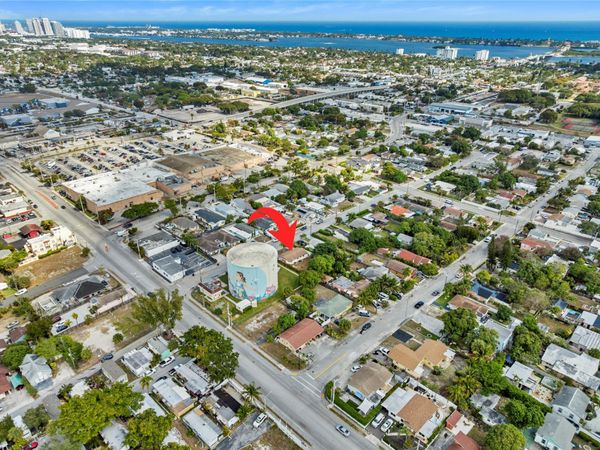 842 Kaye St, West Palm Beach, FL 33405