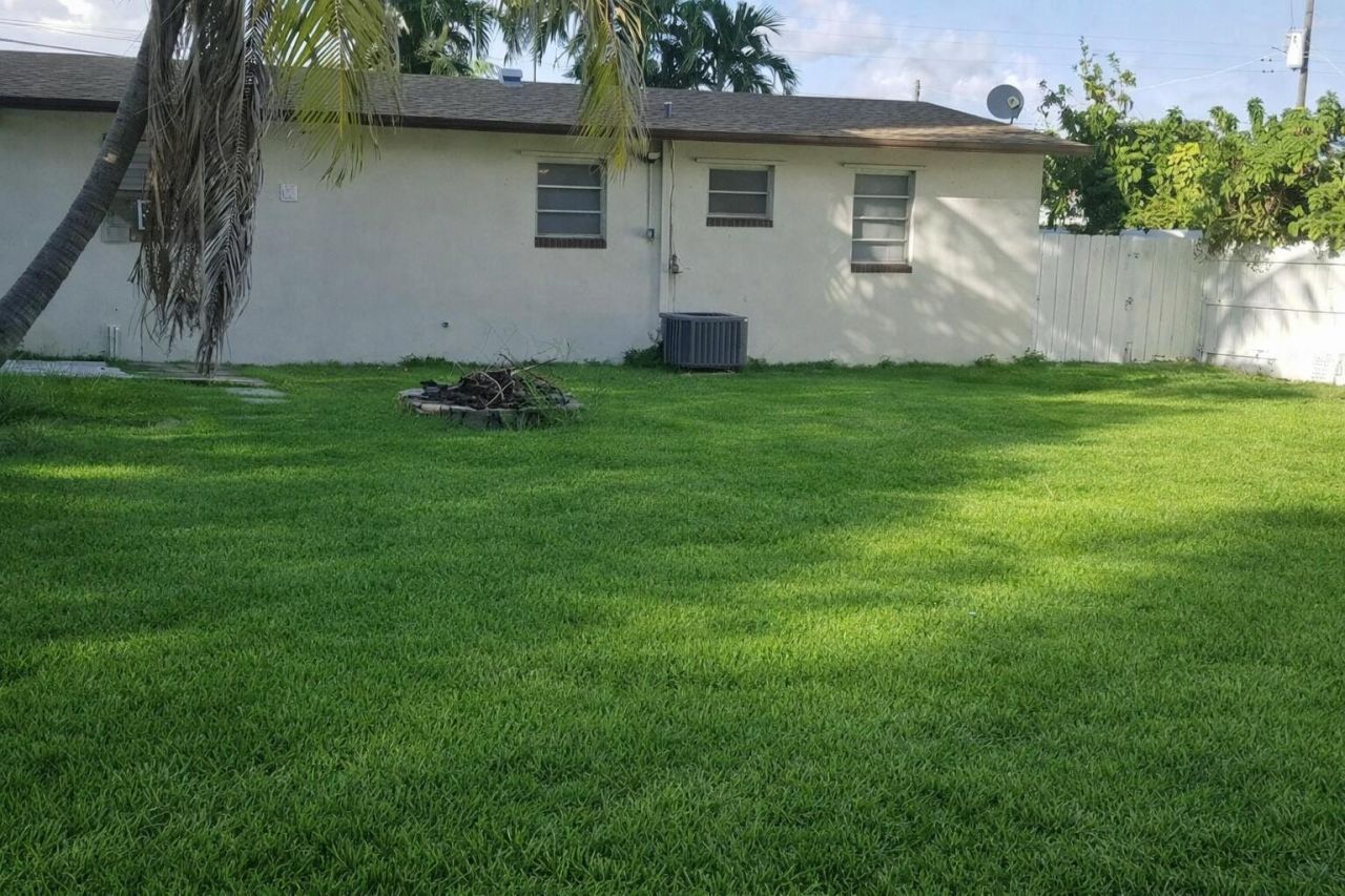 842 Kaye Street, West Palm Beach, FL 33405 Photo