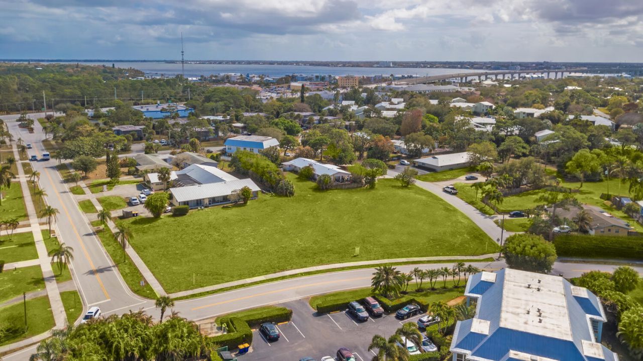 933 & 943 NW Spruce Ridge Drive, Stuart, FL 34994 Photo