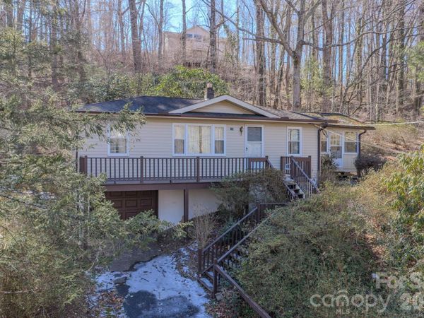 550 Saluda Street, Hendersonville, NC 28791