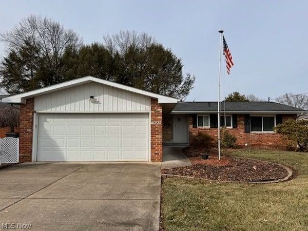 3305 Charles Drive, Vienna, WV 26105