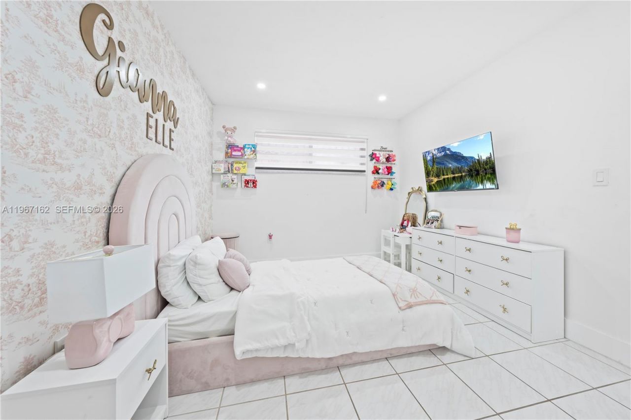 8865 NW 110th St, Hialeah Gardens, FL 33018 Photo