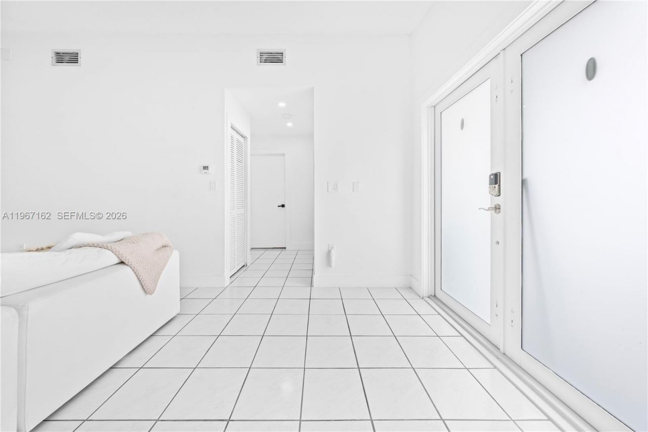 8865 NW 110th St, Hialeah Gardens, FL 33018 Photo