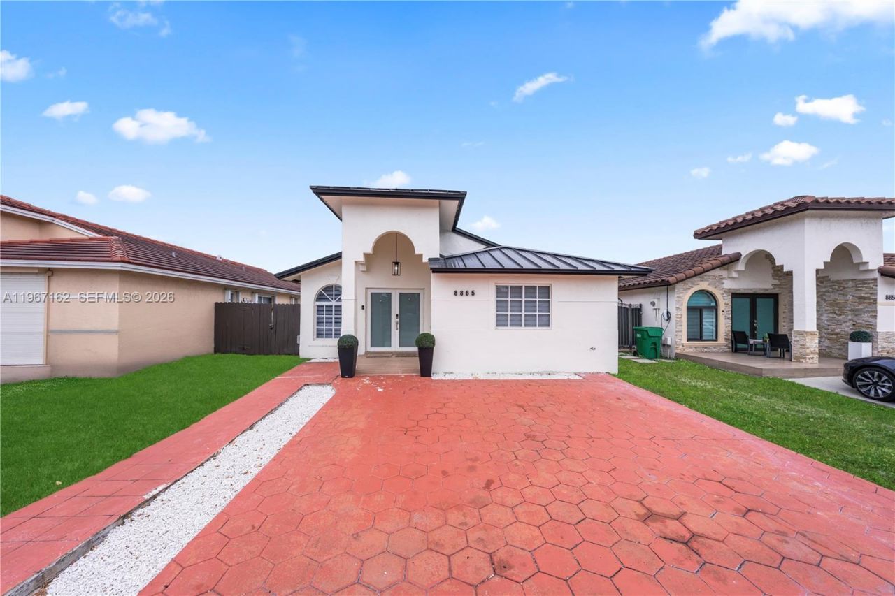 8865 NW 110th St, Hialeah Gardens, FL 33018 Photo
