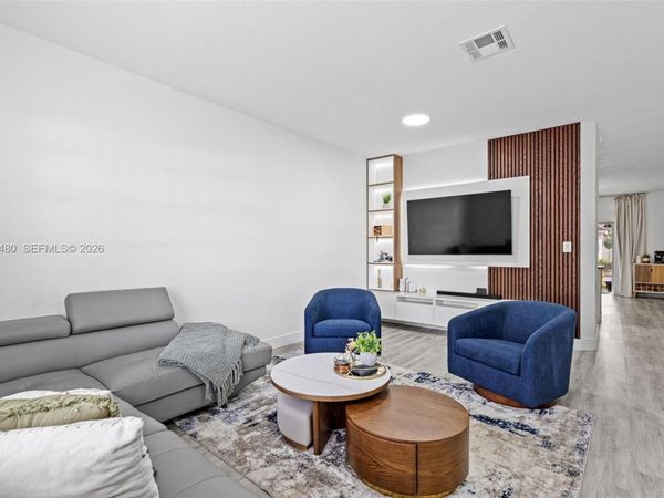 5725 NW 114th Path, Unit 114, Doral, FL 33178