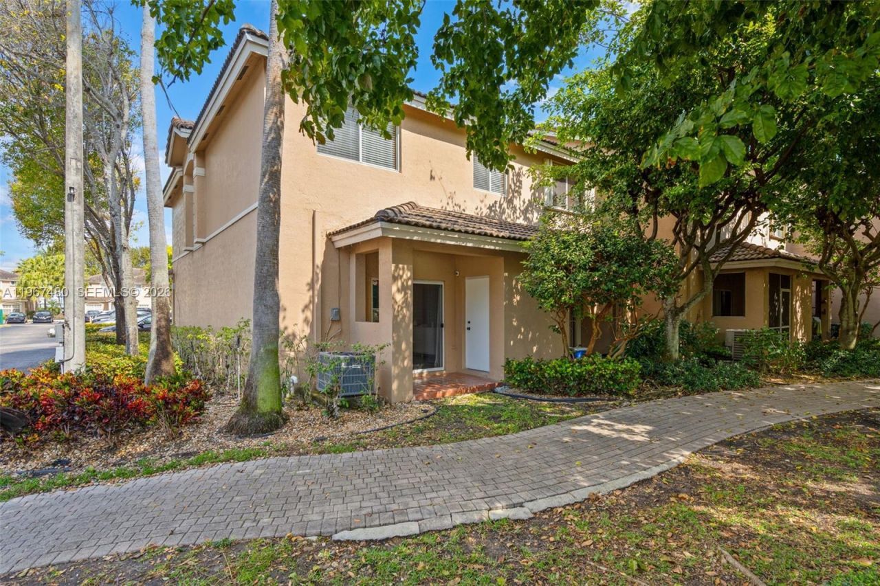 5725 NW 114th Path, Unit 114, Doral, FL 33178 Photo