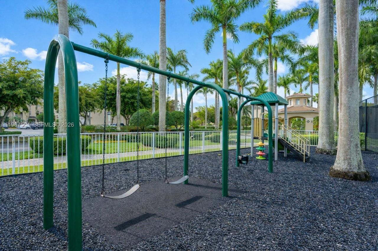 5725 NW 114th Path , Unit 114, Doral, FL 33178 Photo