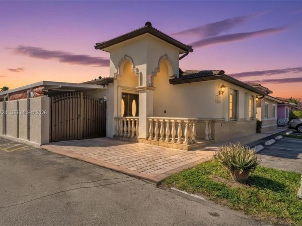 9326 NW 121st St, Unit 115, Hialeah Gardens, FL 33018