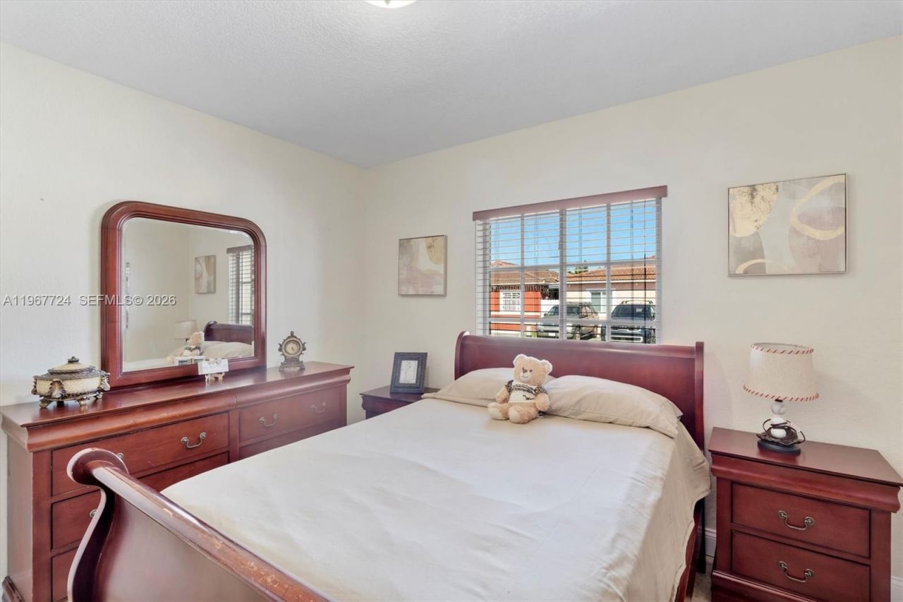 9326 NW 121st St, Unit 115, Hialeah Gardens, FL 33018 Photo