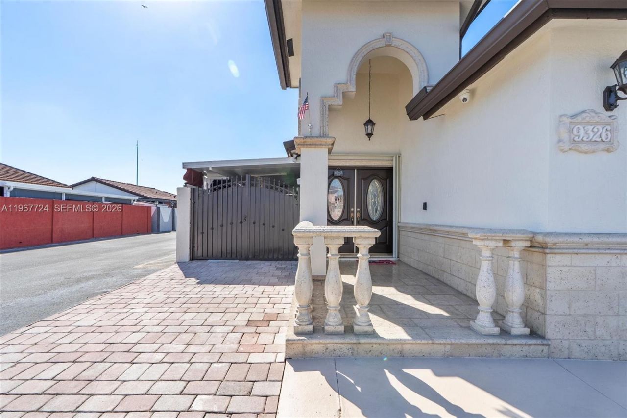 9326 NW 121st St, Unit 115, Hialeah Gardens, FL 33018 Photo