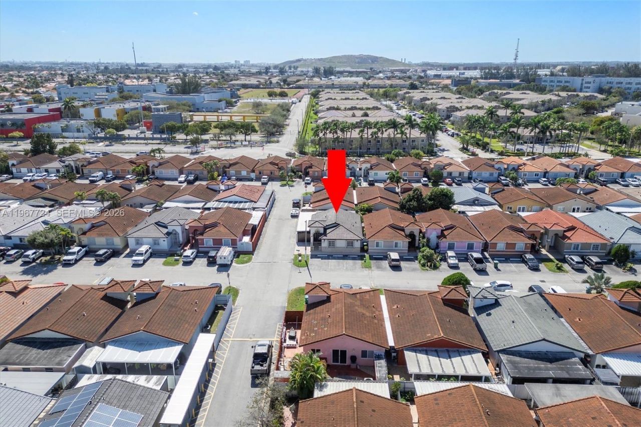 9326 NW 121st St, Unit 115, Hialeah Gardens, FL 33018 Photo