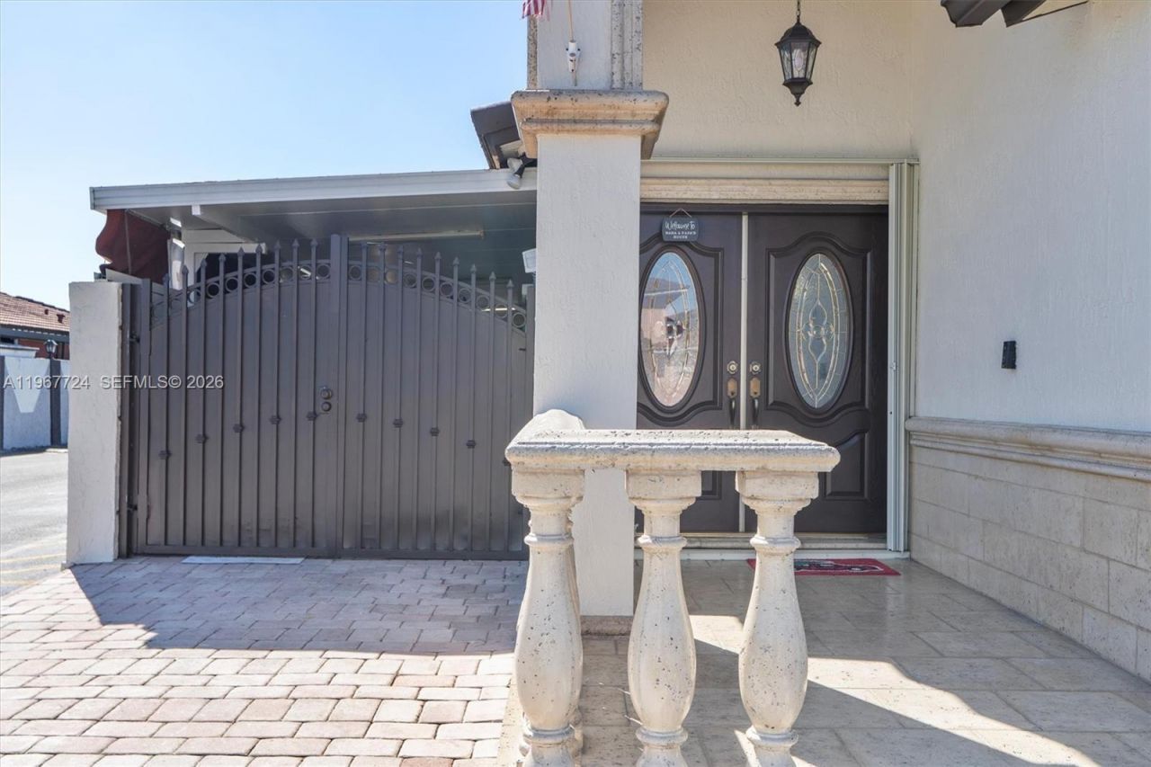 9326 NW 121st St, Unit 115, Hialeah Gardens, FL 33018 Photo