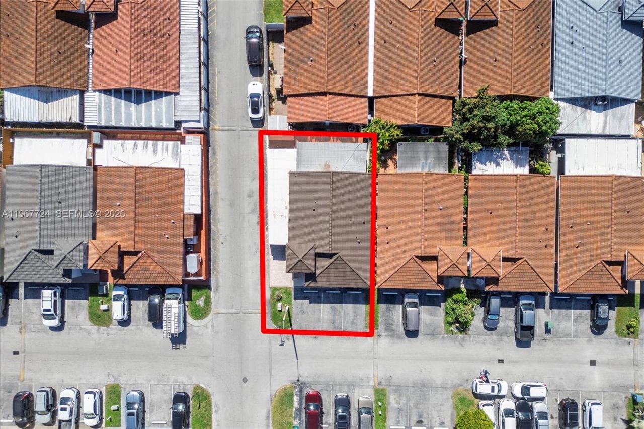 9326 NW 121st St, Unit 115, Hialeah Gardens, FL 33018 Photo