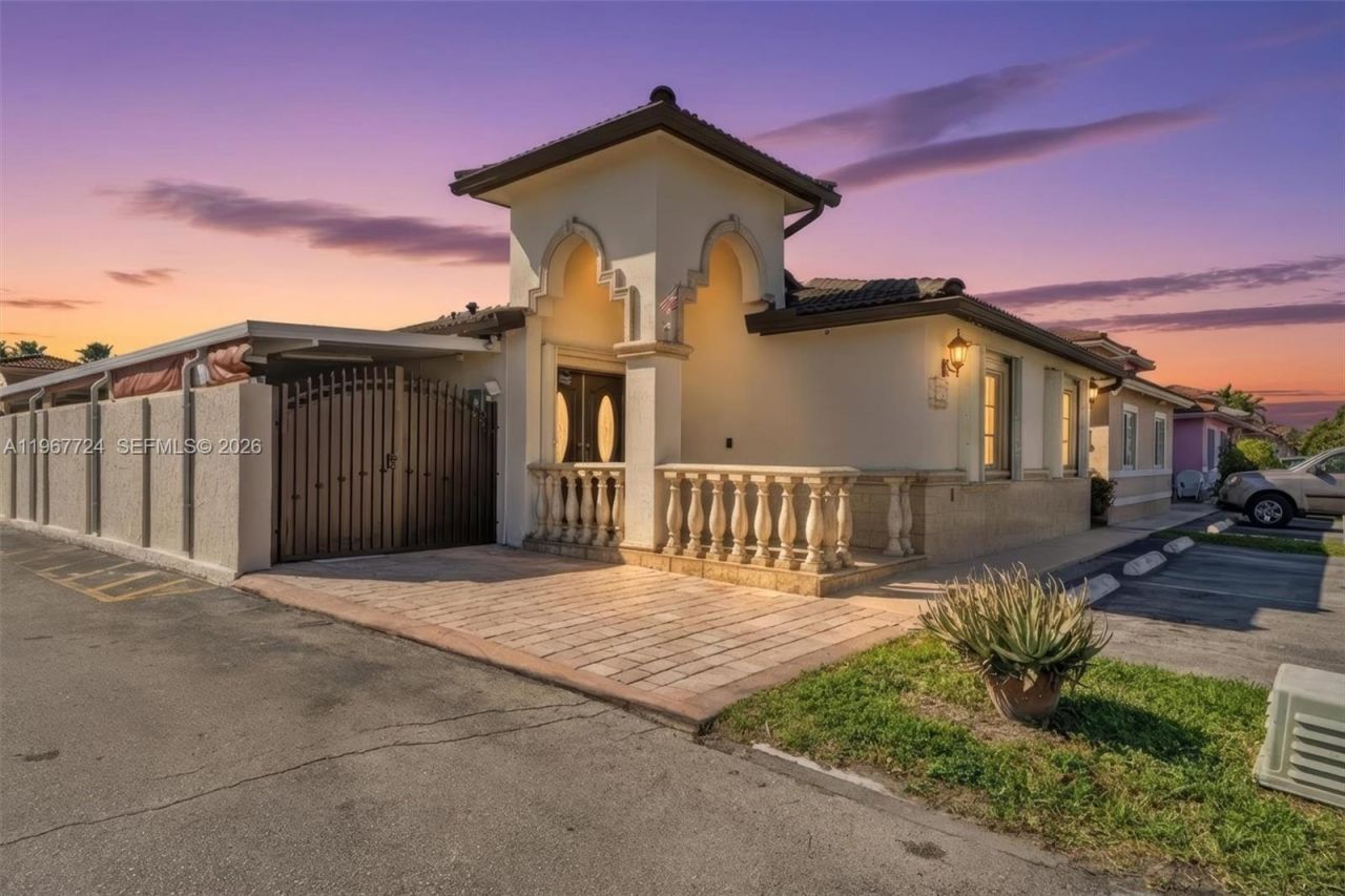 9326 NW 121st St, Unit 115, Hialeah Gardens, FL 33018 Photo