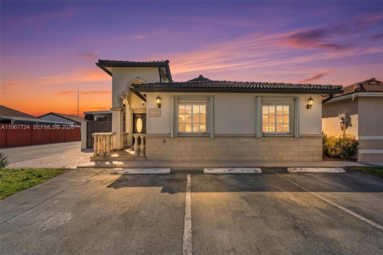 9326 NW 121st St, Unit 115, Hialeah Gardens, FL 33018 Photo