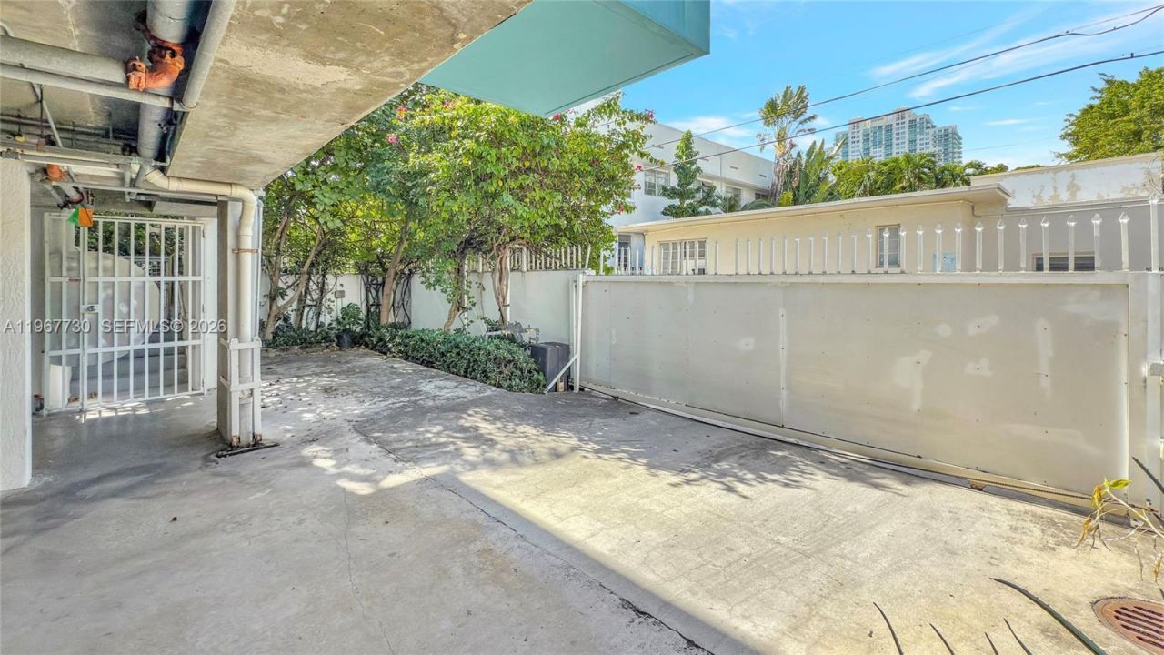 734 Michigan Ave, Miami Beach, FL 33139 Photo