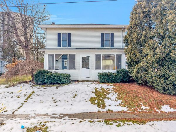 147 N Clayton Street, Centerburg, OH 43011