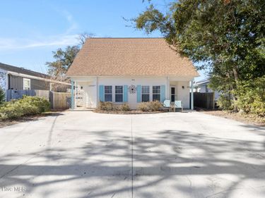 902 Fifth Street S, Carolina Beach, NC 28428