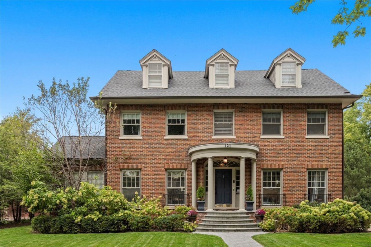 121 Robsart Road, Kenilworth, IL 60043 Main Photo