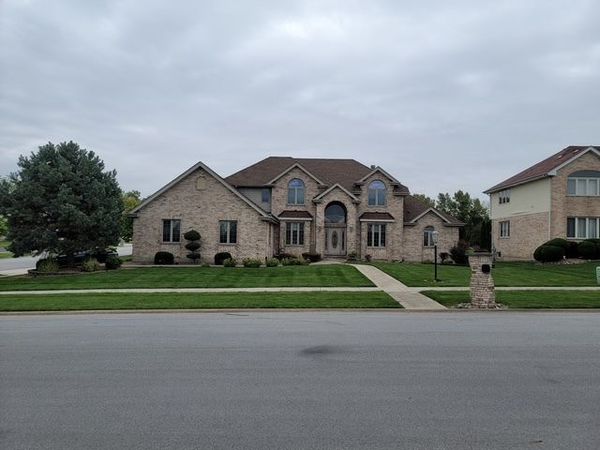 1237 W Parliament Street, Crete, IL 60417