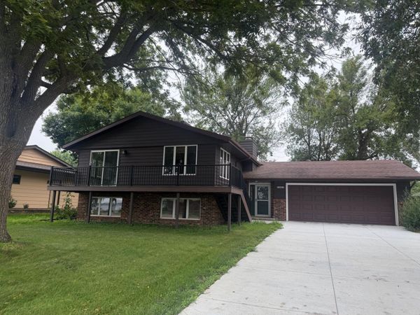 1961 S Shore Drive, Worthington, MN 56187