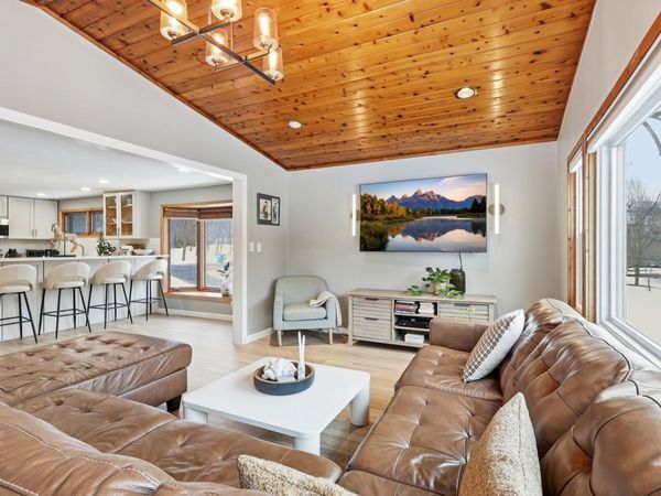 16919 Cottage Grove Avenue, Wayzata, MN 55391