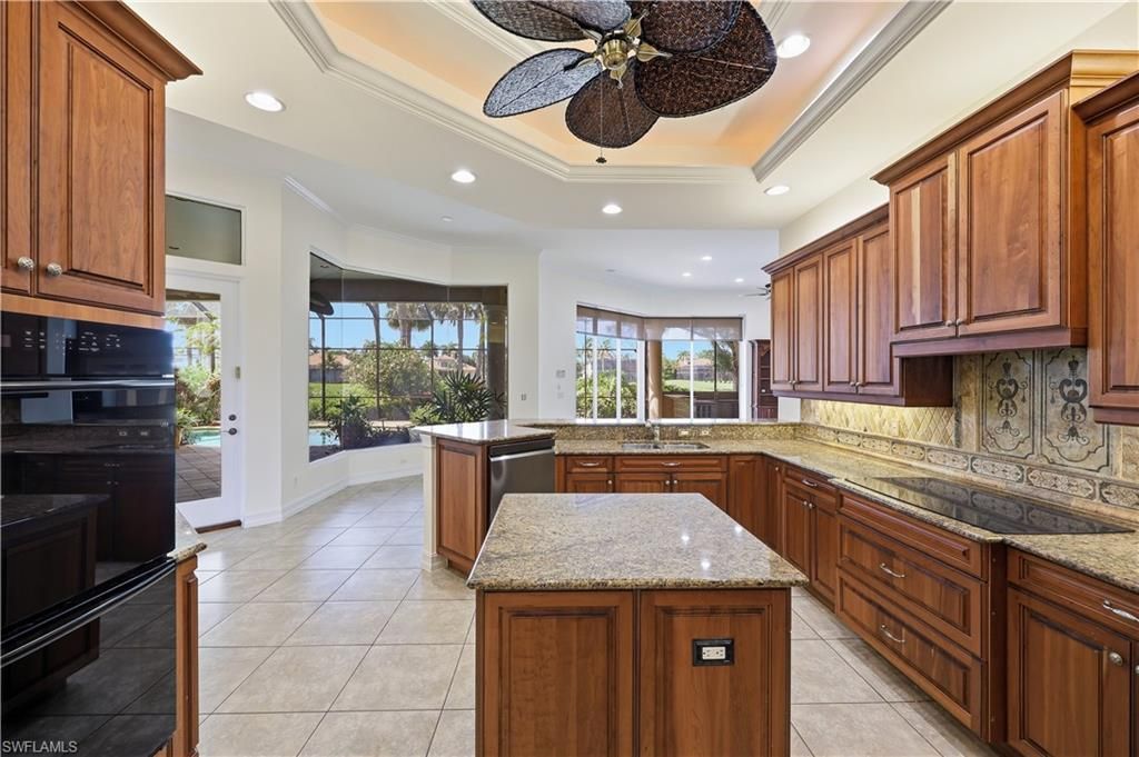 1687 Persimmon Dr, Naples, FL 34109 Photo