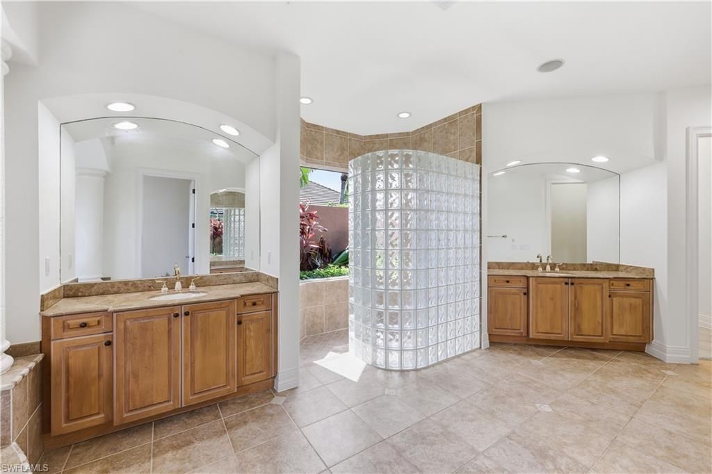 1687 Persimmon Dr, Naples, FL 34109 Photo