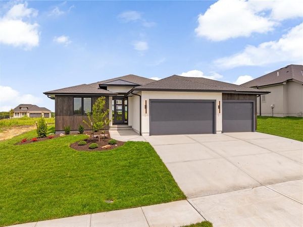 520 Bentwater Drive, Raymore, MO 64083