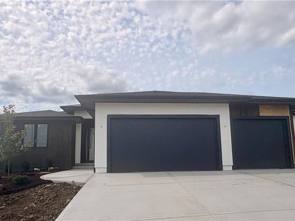 520 Bentwater Drive, Raymore, MO 64083