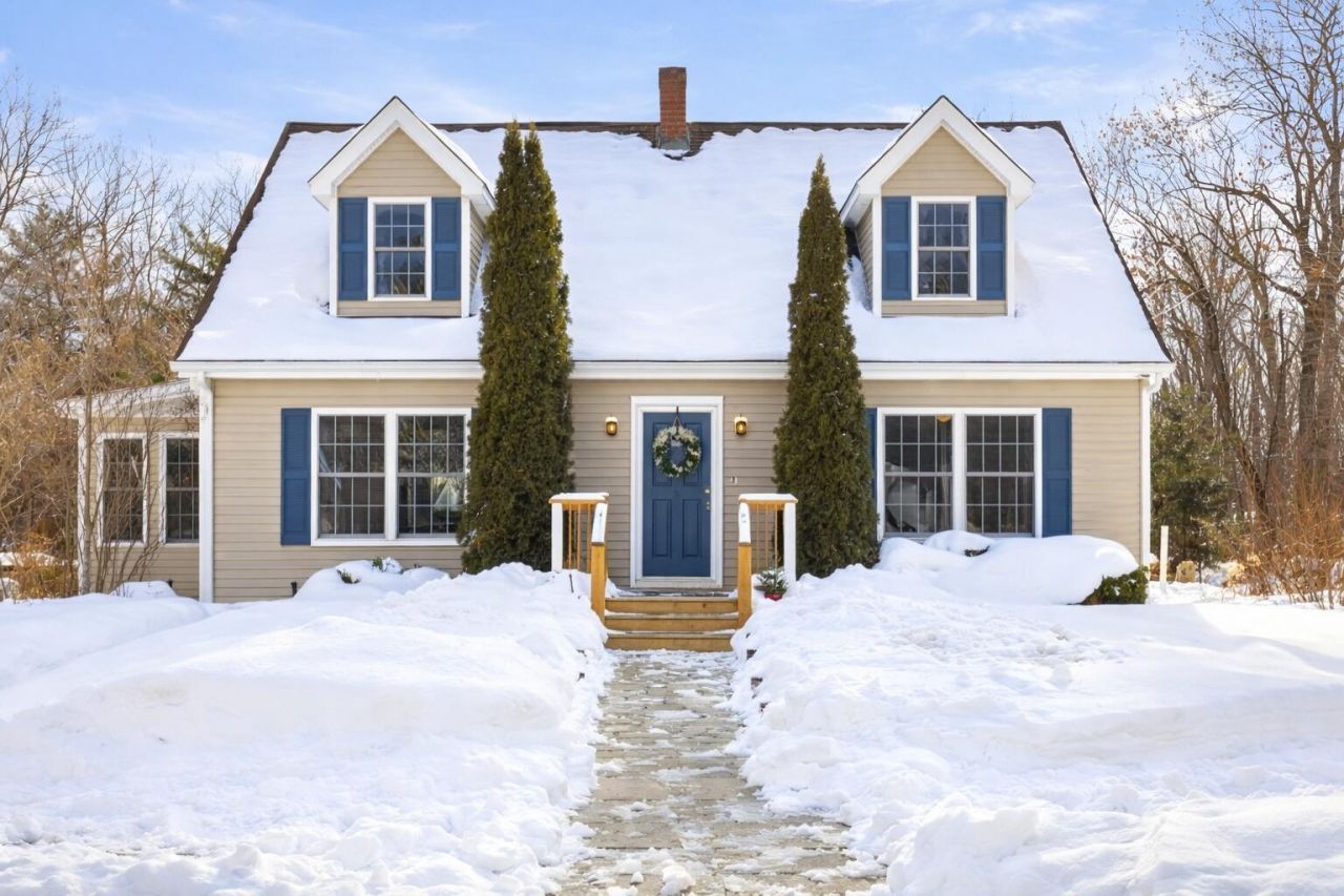 378 School Street, Berwick, ME 03901 Main Photo