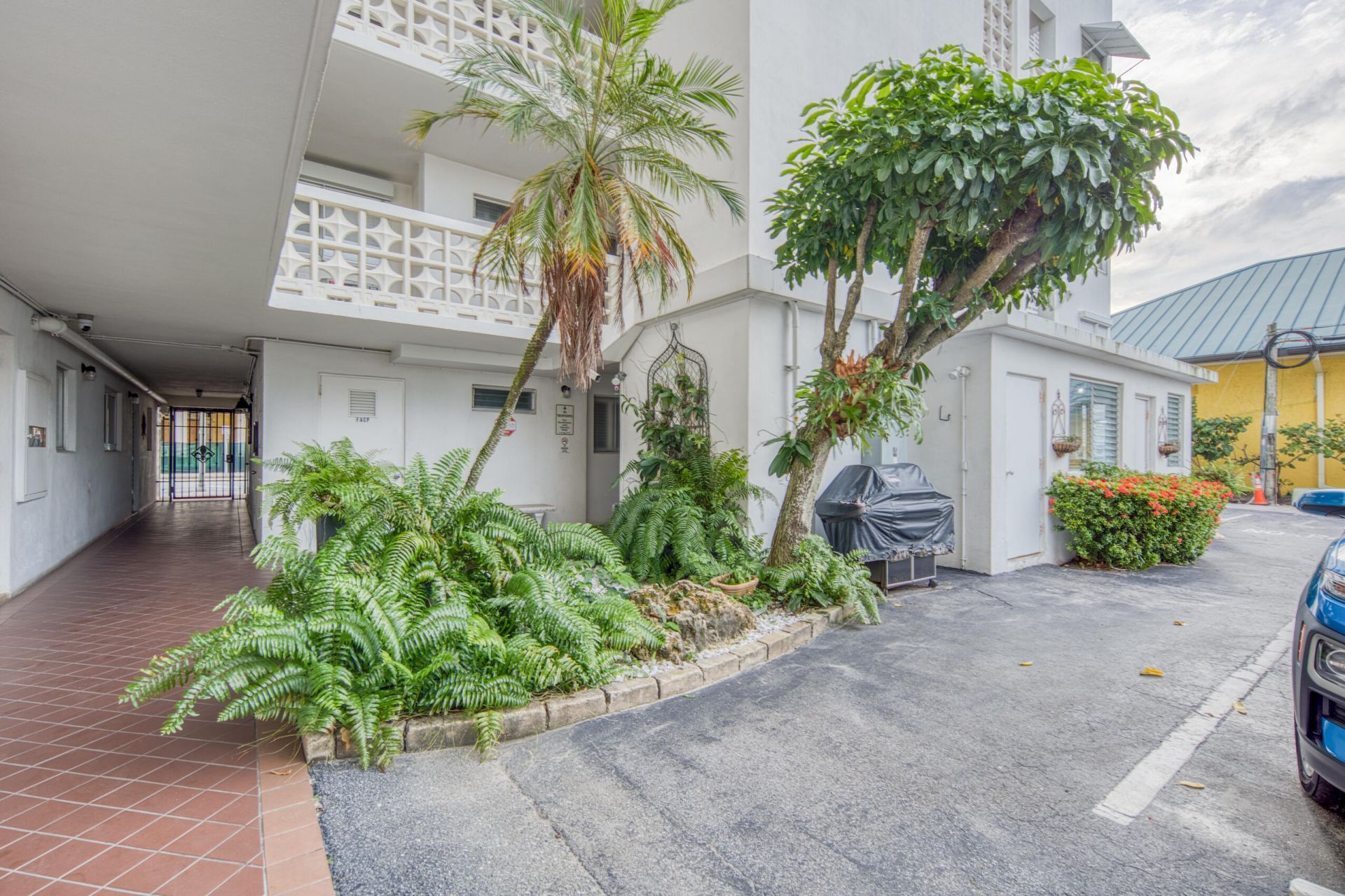 1 N Golfview Road, Unit 205, Lake Worth Beach, FL 33460 Photo