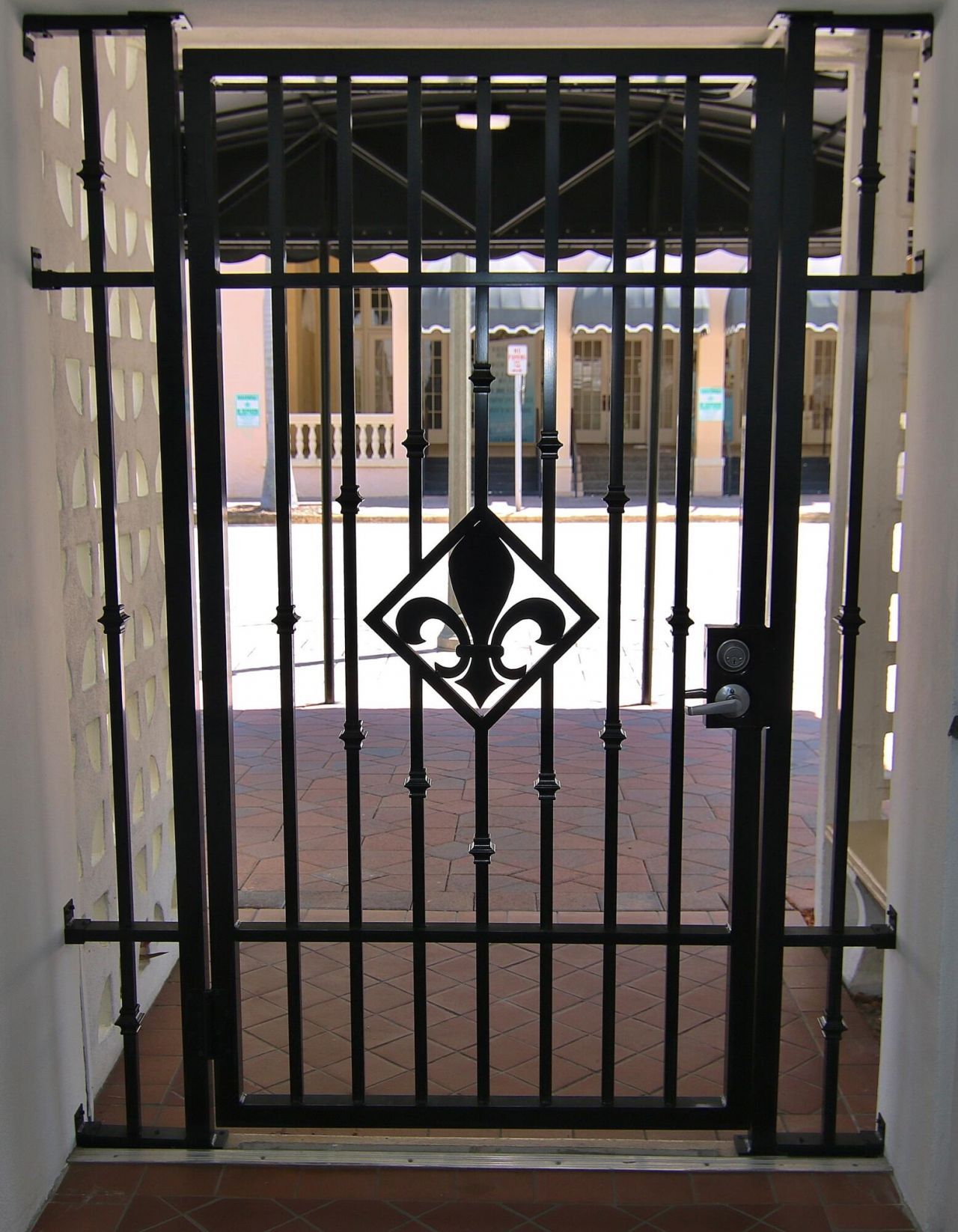 1 N Golfview Road, Unit 205, Lake Worth Beach, FL 33460 Photo