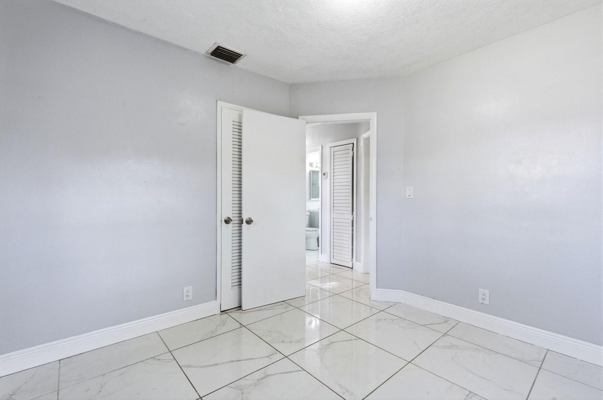 5961 NW 42nd Avenue, Fort Lauderdale, FL 33319 Photo